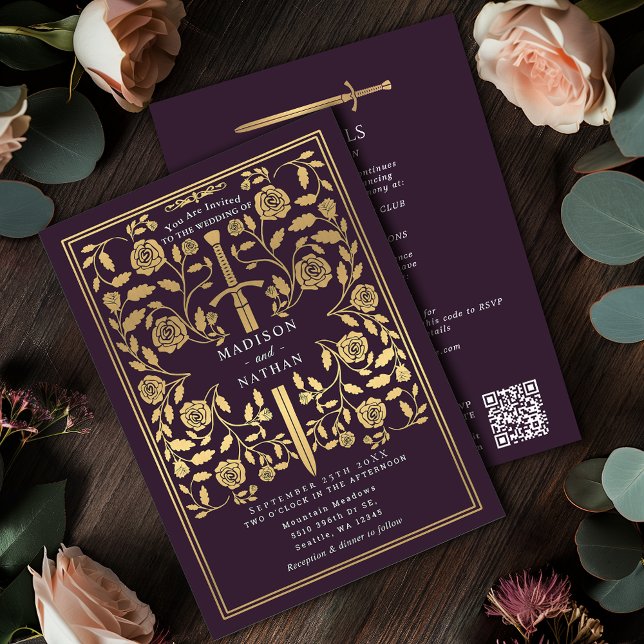 Convite Eggplant Royal Medieval Gold Sword Wedding QR Code (Criador carregado)