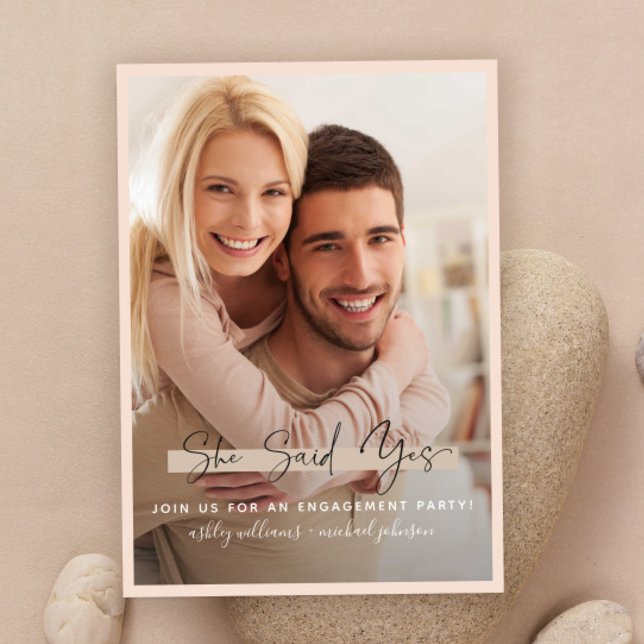 Convite Ela Disse Sim Caligrafia Blusa Noivado Dourado (Criador carregado)