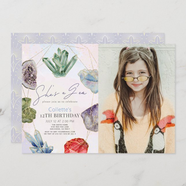 Convite Ela é uma foto de aniversário da Gemstone Crystals (Frente/Verso)