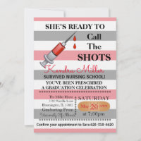 Ela está pronta para chamar os sapatos de enfermag