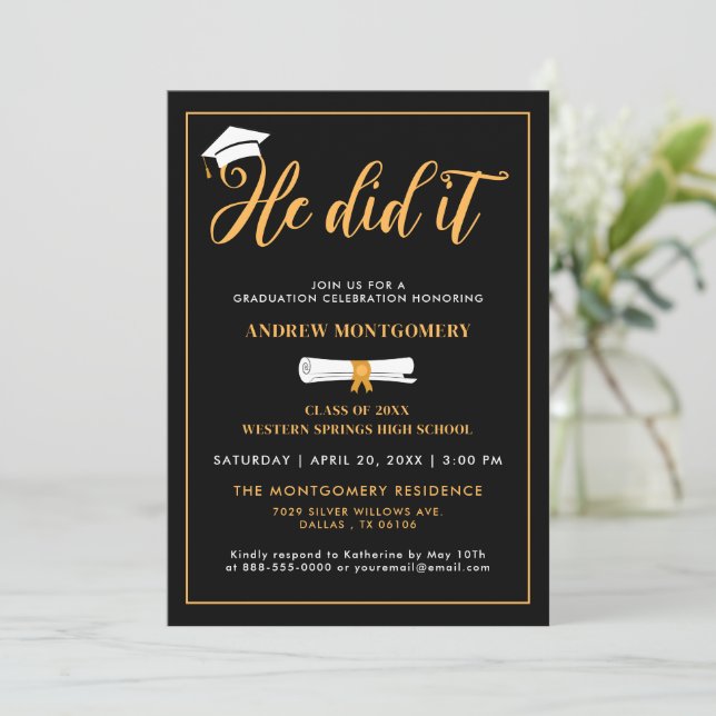 Convite Ele Formando A Foto De Graduação Preta De Tassel B (Em pé/Frente)