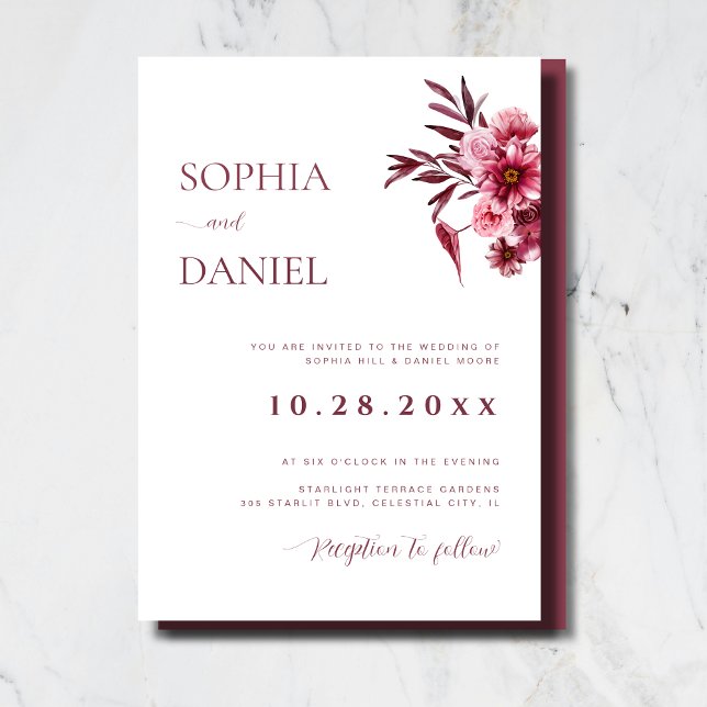 Convite Elegant Burgundy Rose Floral Wedding Invitation  (Criador carregado)
