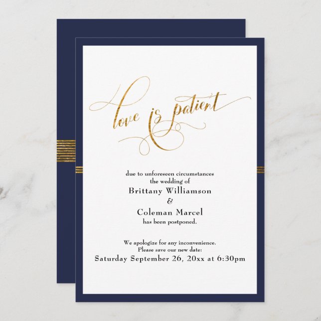 Convite Elegant Love é Paciente Navy & Gold Stripe Card (Frente/Verso)