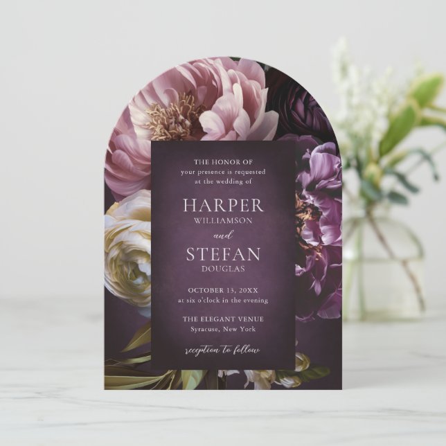 Convite Elegant Maximalist Purple Floral Wedding (Em pé/Frente)