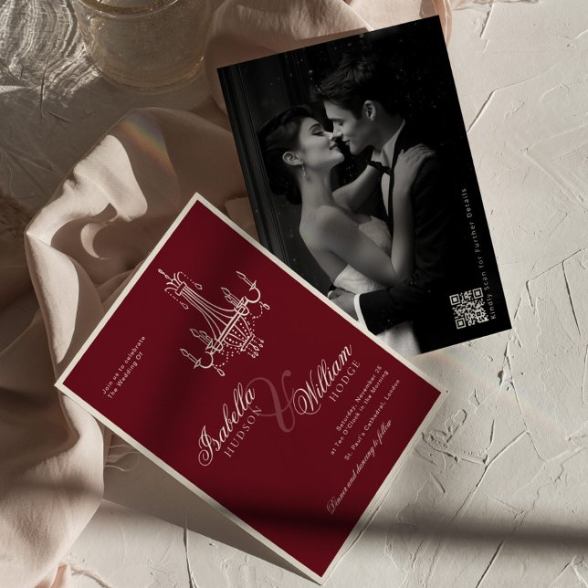 Convite Elegant Old Money Deep Burgundy QR Code Wedding (Criador carregado)