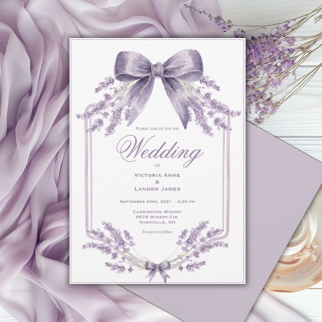 Convite Elegant Purple Floral & Bow Wedding Invitation (Criador carregado)