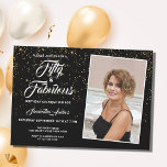 Convite Elegante 50 e Fabulosa Foto Dourada brilhante Pret<br><div class="desc">Convide a família e os amigos para a 50ª festa de aniversário com este convite elegante e na moda. Ele apresenta brilho dourado em fundo preto e tipografia na moda branca. você pode facilmente substituir a foto por uma de suas e personalizar os detalhes.</div>