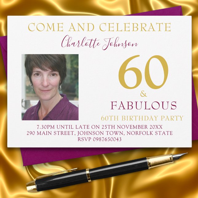 Convite Elegante 60 e Fabulosa Foto 60 anos (60 and fabulous photo template stylish gold and purple 60th birthday party invitation )