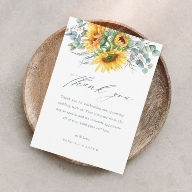Convite Elegante Chá de panela Russo De Girassol Obrigado (Elegant sunflower eucalyptus bridal shower thank you card with modern handwritten script.)