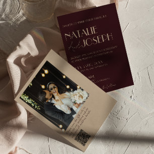 Convite Elegante Código QR Dourado Borgonha Foto Casamento