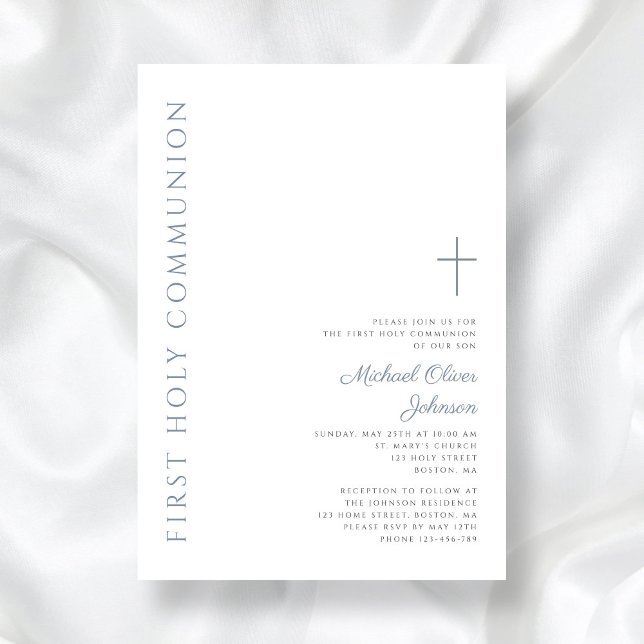 Convite Elegante Dusty Blue Script Primeira Comunhão Sagra (Elegant Dusty Blue Script First Holy Communion Invitation)