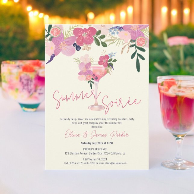Convite Elegante Floral Cocktail Mão Desenhada Verão Soiré (Elegant Floral Cocktail Hand Drawn Summer Soirée Invitation on cream)