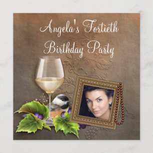 Convite Elegante Foto de Mulher com Vinho Branco de Aniver