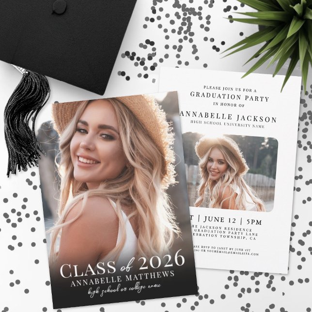Convite Elegante Foto Preta e Branca de Formatura (Elegant Black White Simple Photo Graduation Invitation)