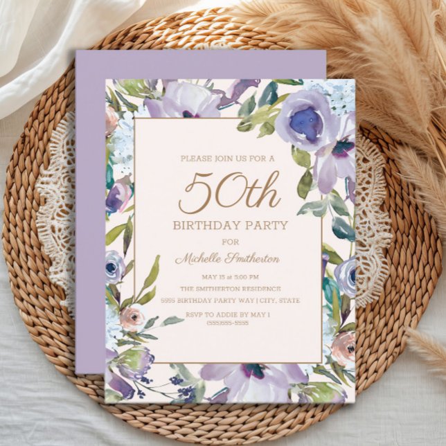 Convite Elegante Lilac Purple Floral Greenery 50º Aniversá (Purple watercolor floral women's 50th birthday party invitation)