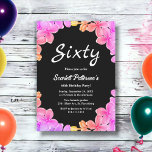 Convite Elegante Neon Lights Rosa Floral 60th Birthday<br><div class="desc">Este elegante convite de aniversário floral é perfeito para um aniversário de verão moderno. A design romântica apresenta belas flores luminosas de orquídeas com elegante caligrafia branca sobre fundo preto.</div>