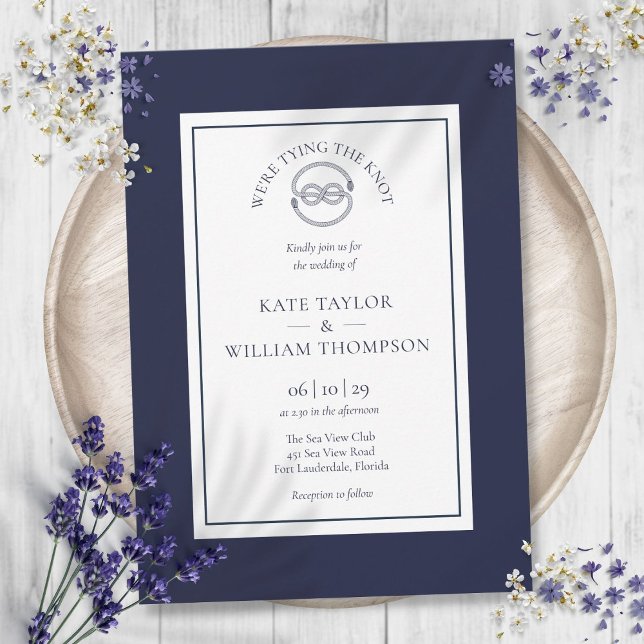 Convite Elegante Noivado Náutico Amarrando o Nó Casamento  (Elegant Nautical Tying The Knot Navy Blue Wedding Invitation)