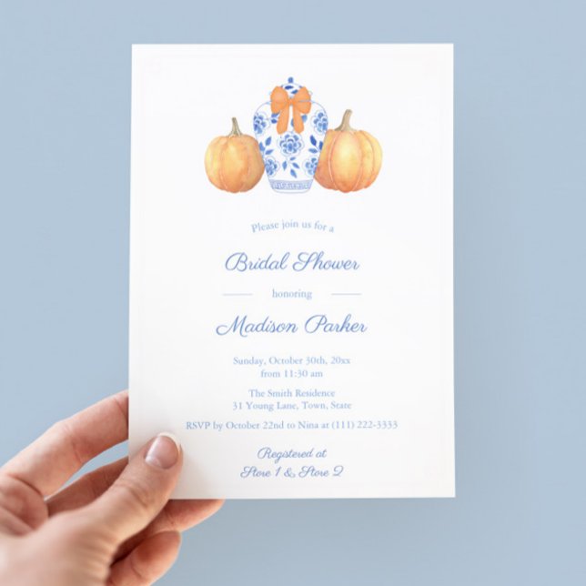 Convite Elegante Pumpkin Ginger Jar Party - Chá de panela (Elegant fall watercolor blue white ginger jar bridal shower invitation with orange pumpkins and bow)