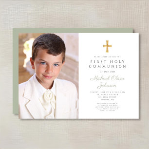 Convite Elegante Sage Green Cross Photo Boy Primeira Comun