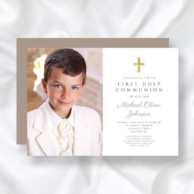 Convite Elegante Taupe Cross Photo Boy Primeira Comunhão (Elegant Taupe Cross Photo Boy First Communion Invitation
)