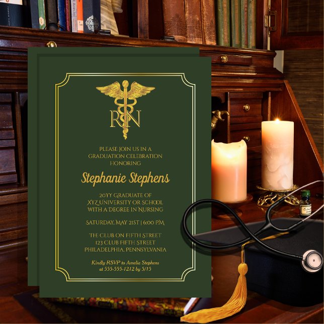 Convite Elegante Verde | Enfermeiro Dourado RN Festa de fo (Elegant Green | Gold Tone Nurse "RN" NonPhoto Graduation Announcement | Party Invitation  Print Digi)