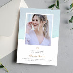 Convite Elegante Watercolor Bat Mitzvah<br><div class="desc">Um elegante design do Bat Mitzvah é a forma perfeita de celebrar este importante marco na vida de uma jovem. A tipografia é renderizada em fontes clássicas de serif e sans-serif, criando um eterno e um efeito sofisticado. O uso de cores brancas, azuis-claras e douradas na paleta de cores completa...</div>