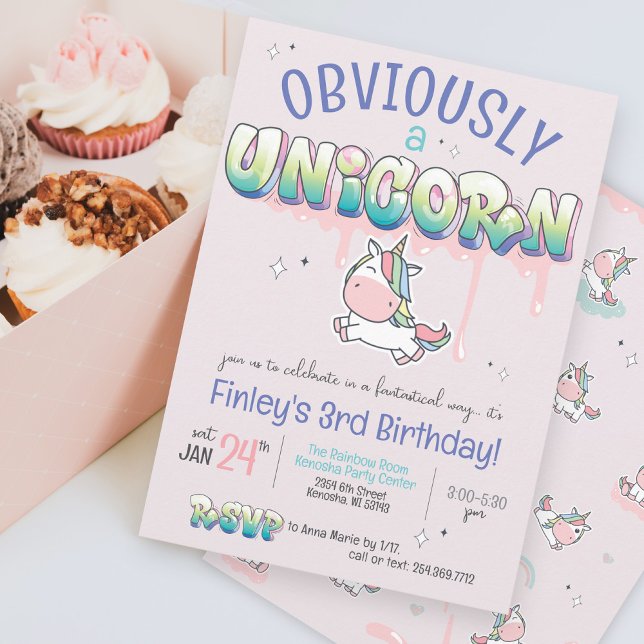 Convite Engraçado Obviamente Uma Garota do Arco-Íris do Un (Cute Obviously A Unicorn funny Kawaii pink purple rainbow graffiti girly birthday party invitation)