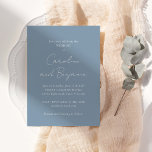 Convite Escrita Chic Dusty Blue, Minúscula Elegante<br><div class="desc">Este belo convite de casamento apresenta texto totalmente editável e um elegante fundo azul empoeirado.</div>