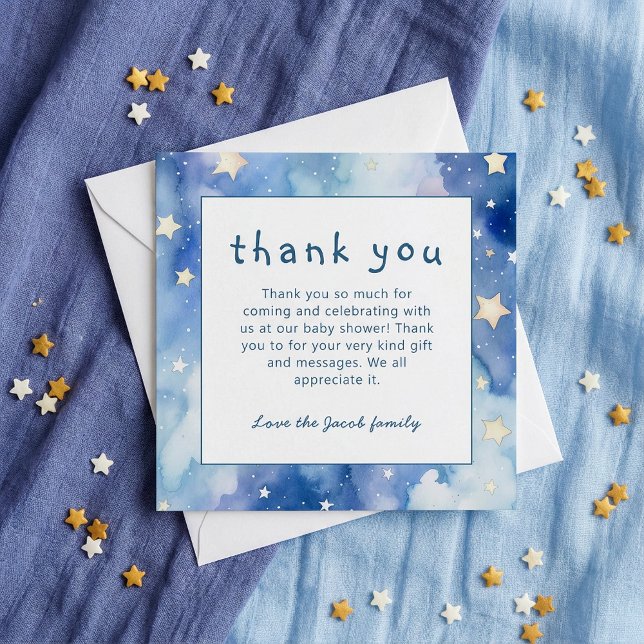 Convite Estrelas e céu noturno obrigado azul (Stars and night sky baby shower blue thank you invitation.)