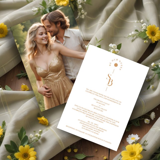 Convite Exquisite Chic Minimalist Gold Wedding Initials (Exquisite Chic Minimalist Gold Effect Wedding Initials Invitation Card.)