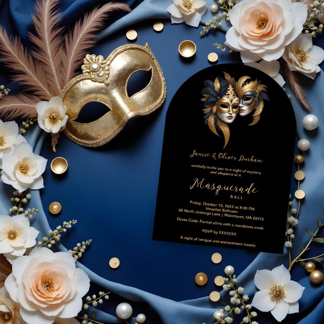 Convite Exquisite Masquerade Masks Gold Effect Accents  (Exquisite Masquerade Masks with Gold Effect Accents Masquerade Ball Invitation Cards.)