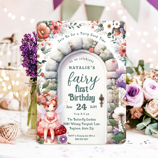 Convite Fada Fada Porta-Fada Fada de Cabelo Vermelho Prime (Fairy First Birthday Invitation with Red Hair Fairy Girl and Enchanted Doorway)