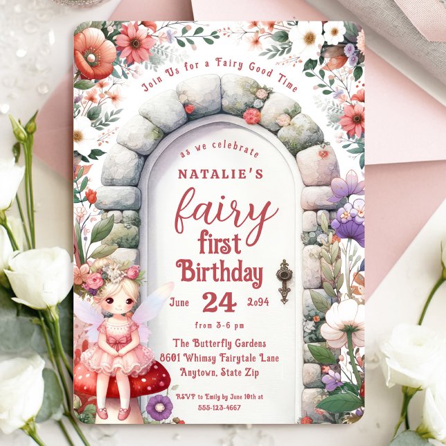 Convite Fada Lourada, Porta Fada Loura, Primeira Festa de  (Fairy First Birthday Invitation with Blonde Fairy Girl and Enchanted Garden Doorway.)