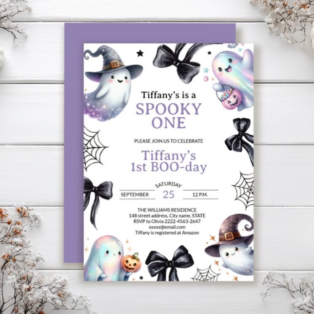 Convite Fantasma giro assustador 1 aniversário de Hallowee (Cute pastel ghost birthday invitation with bows and cobwebs — perfect for a Halloween party)