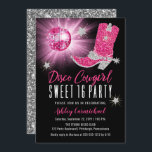 Convite Faux Glitter Pink Disco Cowgirl Sweet 16 Party<br><div class="desc">Coloque sua festa no estilo retrô dos 70 anos com este design de falso rosa e brilho prateado e bola de espelhamento rosa "Disco Cowgirl Sweet 16 Party". Design composto por Holiday Hearts Design (direitos reservados).</div>