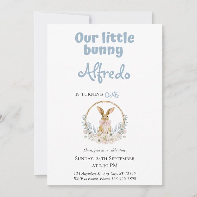 Convite Ferimento de bebê do Coelhinho da Páscoa azul (Frente)