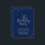 Convite Festa de aniversário 50ª Marinho moderna azul de p<br><div class="desc">Vamos comemora seu dia especial com este convite de festas de prata na moda. Este design apresenta a tipografia quic prata "50ª Festa de aniversário" com gráficos sparkle. A cor de fundo está definida como marinho azul, mas sinta-se livre para mudá-la para corresponder ao seu tema de festa. Mais convites...</div>