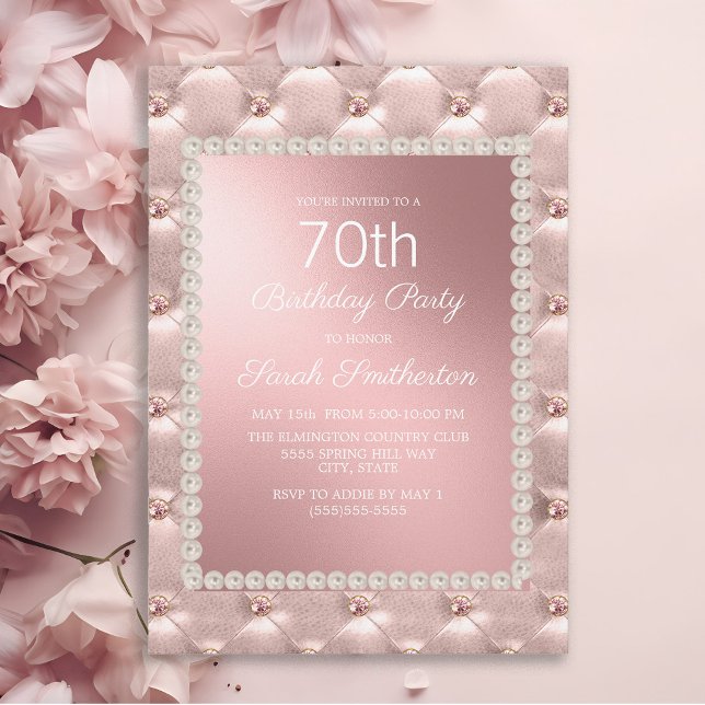 Convite Festa de aniversário branca cor-de-rosa embebida E (Elegant pink tufted women's 70th birthday party invitation)
