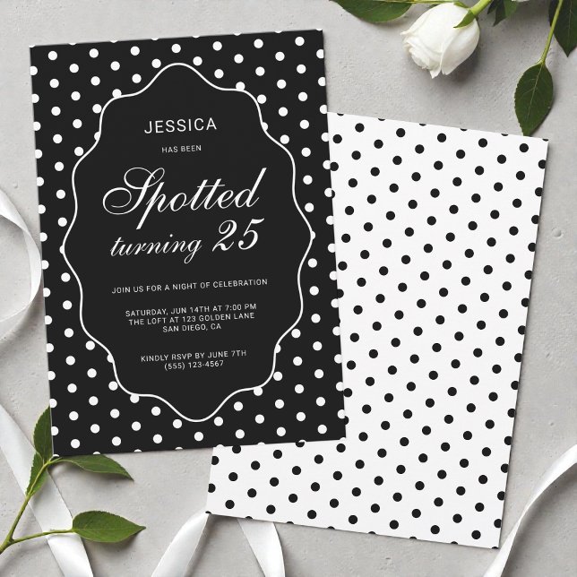Convite Festa de Aniversário de 25 anos Chic com Bolinhas  (Chic Black Polka Dot Spotted 25th Birthday Party Invitation)