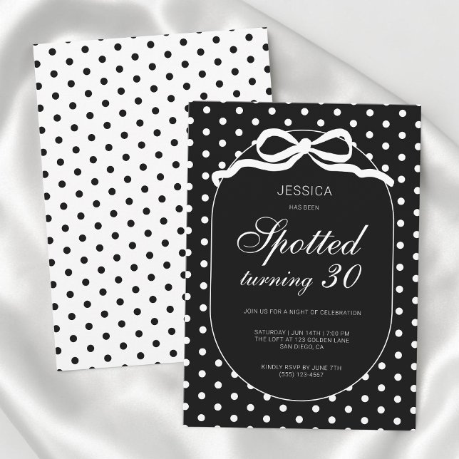 Convite Festa de Aniversário de 30 Anos com Laço de Bolinh (Chic Polka Dot Bow Spotted 30th Birthday Party Invitation)