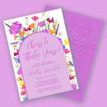 Convite Festa de aniversário de 30 anos de Arco de Flor Se<br><div class="desc">Um arco de Boho roxo rodeia seus detalhes de aniversário de 30 anos. Flores silvestres coloridas adicionam um toque floral em roxo, amarelo alaranjado e vermelho. A escrita moderna também em roxo adiciona uma vibração de tendência que também é feminina. O dorso é roxo profundo com um sutil padrão de...</div>