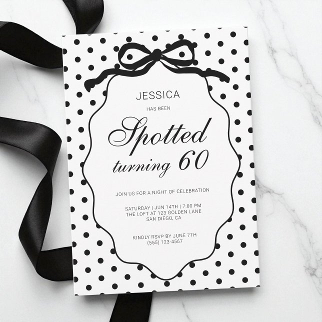 Convite Festa de Aniversário de 60 anos com Laço de Bolinh (Polka Dot Bow Spotted Turning 60th Birthday Party Invitation)
