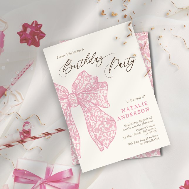 Convite Festa de aniversário de Arco Floral Rosa Girassol (Girly Script Pink Floral Lace Bow Birthday Party Invitation)