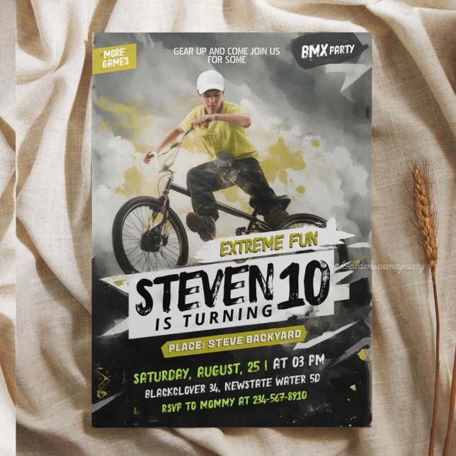 Convite Festa de Aniversário de BMX Urban Sketch - Diversã (Urban Sketch BMX Birthday Party - Extreme Fun Invitation
)