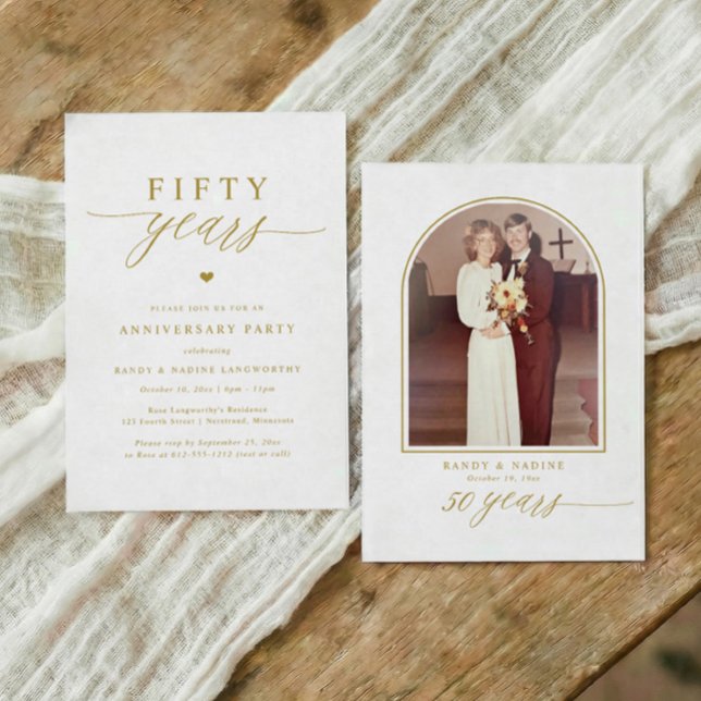 Convite Festa de Aniversário de Casamento de 50 Anos com E (Elegant simple 50th Wedding anniversary invitations with arch photo on back.)