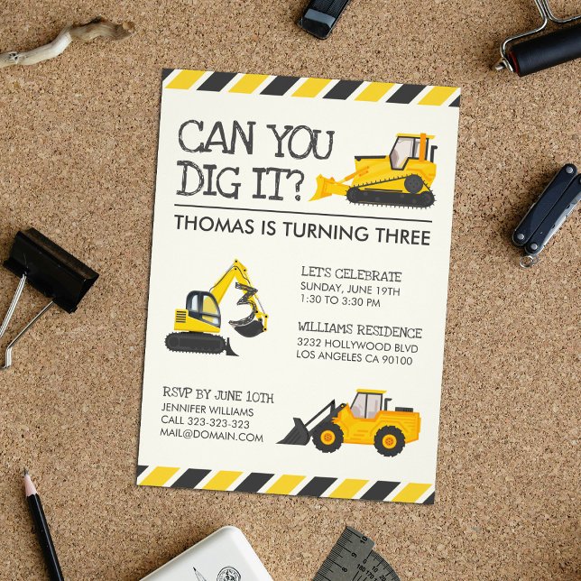 Convite Festa de aniversário de construção (Kids Construction Birthday Party Invitation on Table)