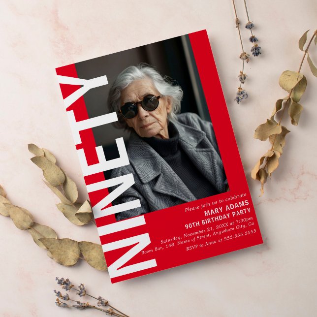 Convite Festa de aniversário de Fotografia do Modern Red N (Criador carregado)