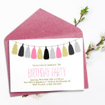 Convite Festa de aniversário de Garland, Rosa Quente,<br><div class="desc">Trendy and chic design apresenta um design popular de tassel garlands perfeito para qualquer festa de aniversário, quinceanera, doce dezesseis, etc. NOTA: Não é usada nenhuma falha nesses convites, os convites serão impressão como uma bela foto de brilho. Visite nossa loja para papelaria e material de festa. Procurando uma cor...</div>