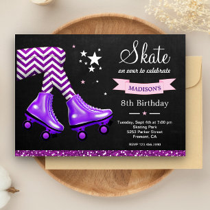 Convite Festa de aniversário de patinação de roxo Glitt