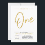Convite Festa de Aniversário de Um Ano | Gold | Lettering<br><div class="desc">Celebre seu dia especial com este convite de festa de aniversário moderno e elegante. Este design apresenta um "Um" em letra de pincel com um layout limpo no tema de cores dourado e branco. Mais designs e suprimentos para festas estão disponíveis na minha loja BaraBomDesign.</div>